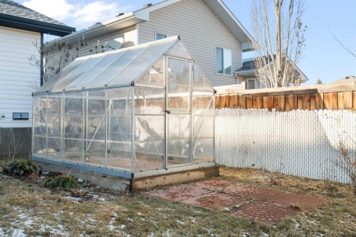 95 Cambridge Glen Drive, Strathmore, AB - Outdoor With Exterior