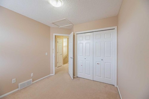 427 Saddlebrook Way Ne, Calgary, AB - Indoor Photo Showing Other Room
