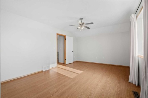 24 Destination Place, Olds, AB - Indoor Photo Showing Other Room