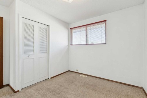 248 Huntcroft Road Ne, Calgary, AB - Indoor Photo Showing Other Room