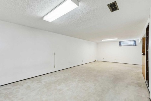 248 Huntcroft Road Ne, Calgary, AB - Indoor