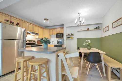 103-222 5 Avenue Ne, Calgary, AB - Indoor Photo Showing Other Room
