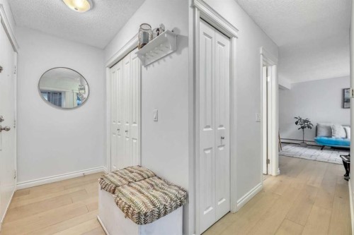 103-222 5 Avenue Ne, Calgary, AB - Indoor Photo Showing Other Room