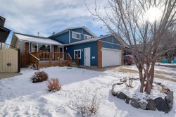 48 Bernard Way NW Calgary, AB T3K 2E9