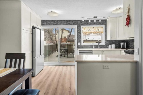 1399 Berkley Drive Nw, Calgary, AB - Indoor