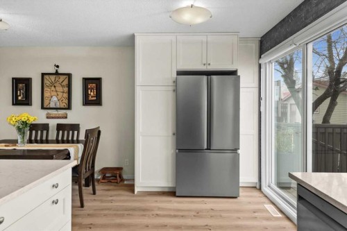 1399 Berkley Drive Nw, Calgary, AB - Indoor