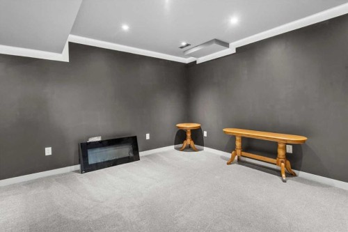 1399 Berkley Drive Nw, Calgary, AB - Indoor Photo Showing Other Room