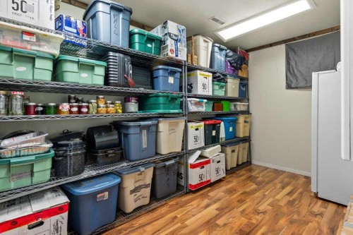 1399 Berkley Drive Nw, Calgary, AB - Indoor Photo Showing Other Room