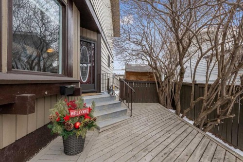1399 Berkley Drive Nw, Calgary, AB - Outdoor With Exterior