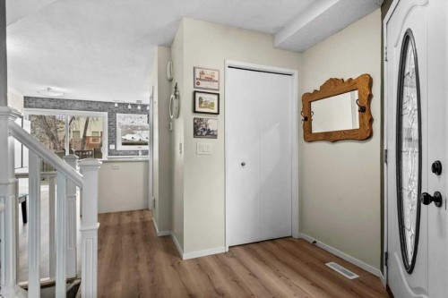 1399 Berkley Drive Nw, Calgary, AB - Indoor Photo Showing Other Room