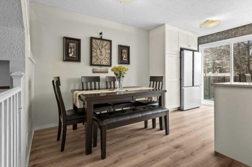 1399 Berkley Drive Nw, Calgary, AB - Indoor Photo Showing Dining Room
