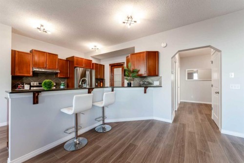10 Everglen Crescent Sw, Calgary, AB - Indoor Photo Showing Kitchen