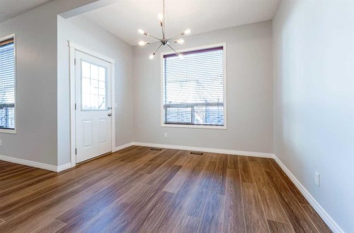 10 Everglen Crescent Sw, Calgary, AB - Indoor Photo Showing Other Room