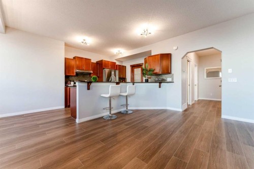 10 Everglen Crescent Sw, Calgary, AB - Indoor Photo Showing Kitchen