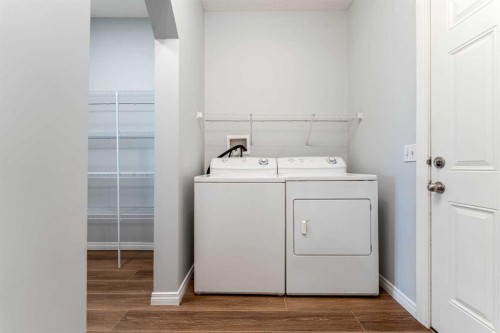 10 Everglen Crescent Sw, Calgary, AB - Indoor Photo Showing Laundry Room