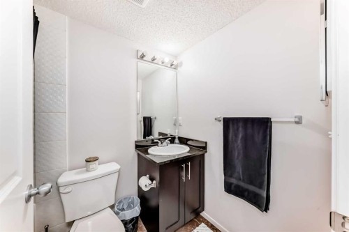 2324-81 Legacy Boulevard Se, Calgary, AB - Indoor Photo Showing Bathroom