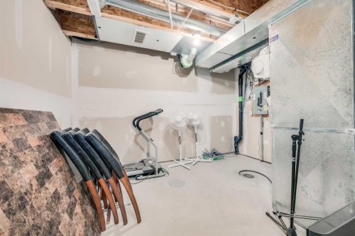 997 New Brighton Gardens Se, Calgary, AB - Indoor