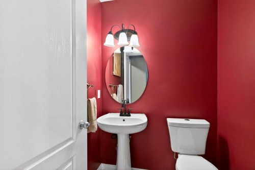 69 Elkton Way Sw, Calgary, AB - Indoor Photo Showing Bathroom