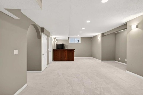 69 Elkton Way Sw, Calgary, AB - Indoor