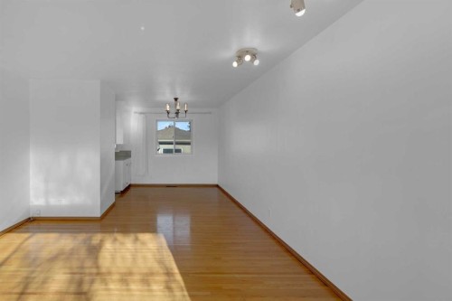 1980 Cottonwood Crescent Se, Calgary, AB - Indoor Photo Showing Other Room