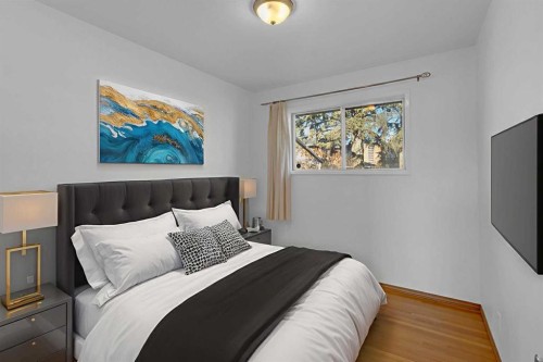 1980 Cottonwood Crescent Se, Calgary, AB - Indoor Photo Showing Bedroom