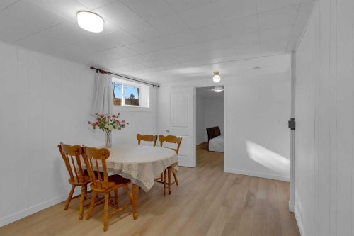 1980 Cottonwood Crescent Se, Calgary, AB - Indoor Photo Showing Dining Room