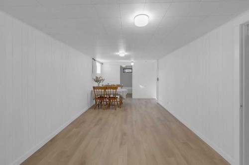 1980 Cottonwood Crescent Se, Calgary, AB - Indoor Photo Showing Other Room