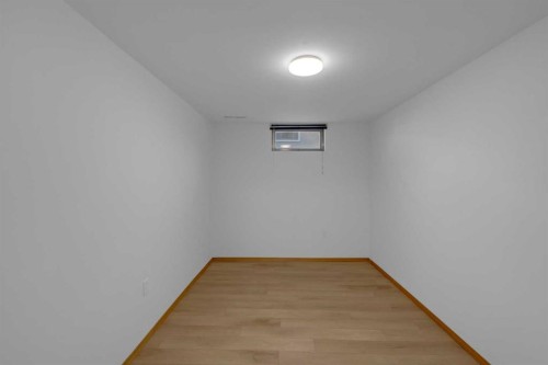 1980 Cottonwood Crescent Se, Calgary, AB - Indoor Photo Showing Other Room