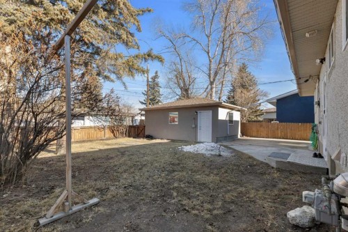 1980 Cottonwood Crescent Se, Calgary, AB - Outdoor