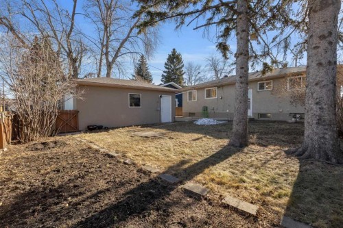 1980 Cottonwood Crescent Se, Calgary, AB - Outdoor