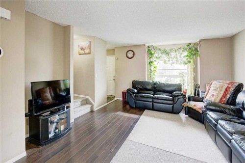 2102-111 Tarawood Lane Ne, Calgary, AB - Indoor Photo Showing Living Room