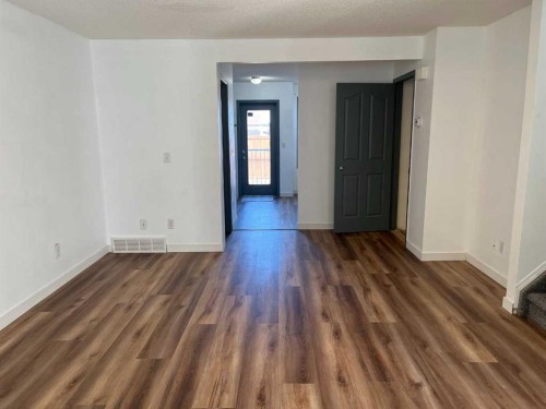 2102-111 Tarawood Lane Ne, Calgary, AB - Indoor Photo Showing Other Room