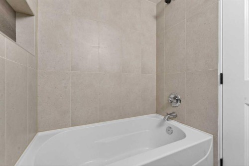 127 Lynnview Way Se, Calgary, AB 