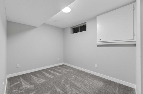 127 Lynnview Way Se, Calgary, AB 