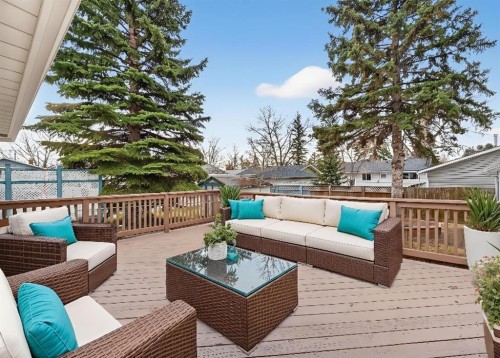 127 Lynnview Way Se, Calgary, AB 