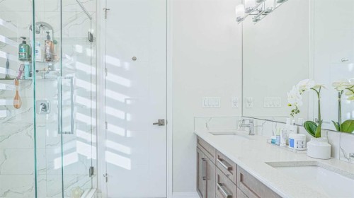69 Carrington Way Nw, Calgary, AB - Indoor Photo Showing Bathroom