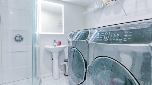 69 Carrington Way Nw, Calgary, AB - Indoor Photo Showing Bathroom