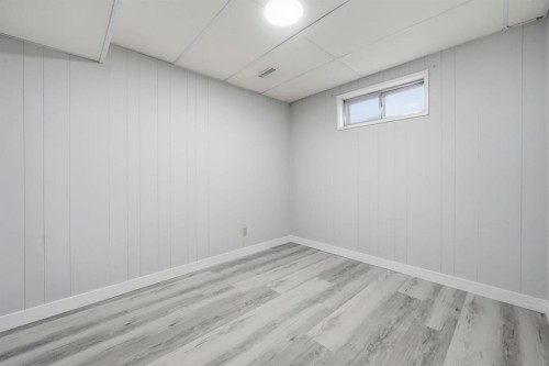 2309 50 Street Ne, Calgary, AB - Indoor Photo Showing Other Room