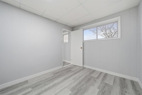 2309 50 Street Ne, Calgary, AB - Indoor Photo Showing Other Room