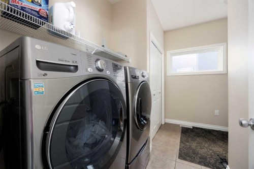 140 Heron Place, Fort Mcmurray, AB - Indoor Photo Showing Laundry Room