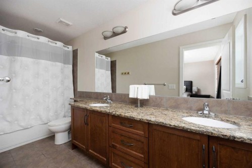 140 Heron Place, Fort Mcmurray, AB - Indoor Photo Showing Bathroom