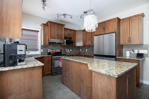 140 Heron Place, Fort Mcmurray, AB - Indoor Photo Showing Kitchen