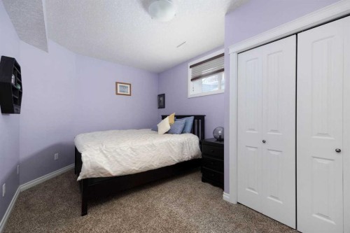 140 Heron Place, Fort Mcmurray, AB - Indoor Photo Showing Bedroom