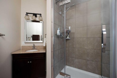 140 Heron Place, Fort Mcmurray, AB - Indoor Photo Showing Bathroom