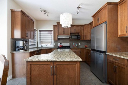 140 Heron Place, Fort Mcmurray, AB - Indoor Photo Showing Kitchen