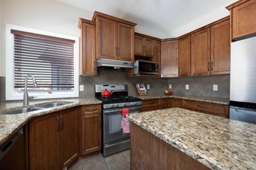 140 Heron Place, Fort Mcmurray, AB - Indoor Photo Showing Kitchen With Double Sink