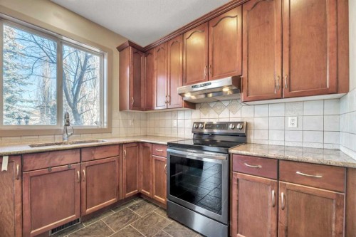 63 Discovery Ridge Circle Sw, Calgary, AB - Indoor Photo Showing Kitchen
