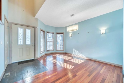 63 Discovery Ridge Circle Sw, Calgary, AB - Indoor Photo Showing Other Room