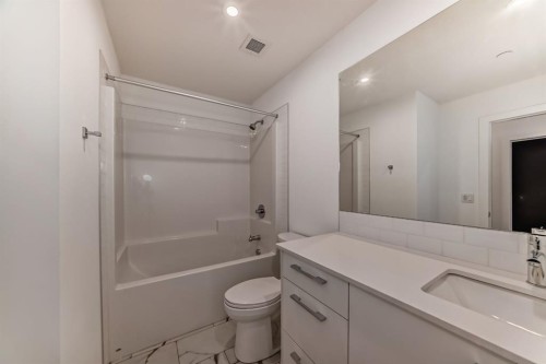 1408-60 Skyview Ranch Road Ne, Calgary, AB - Indoor Photo Showing Bathroom