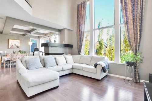 60 Cranarch Rise Se, Calgary, AB - Indoor Photo Showing Living Room